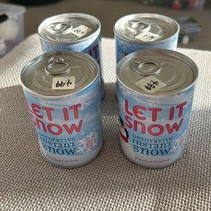4 Christmas Cans of Decorative Instant Snow - just add water